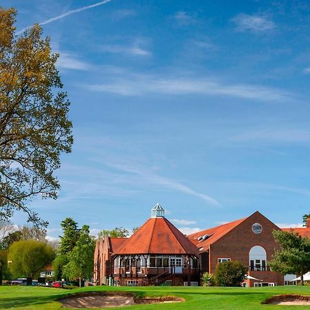 Delta Hotels By Marriott Tudor Park Country Club Maidstone Exterior foto