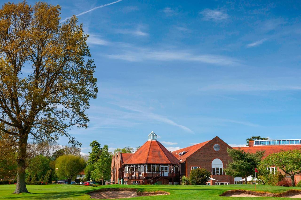 Delta Hotels By Marriott Tudor Park Country Club Maidstone Exterior foto