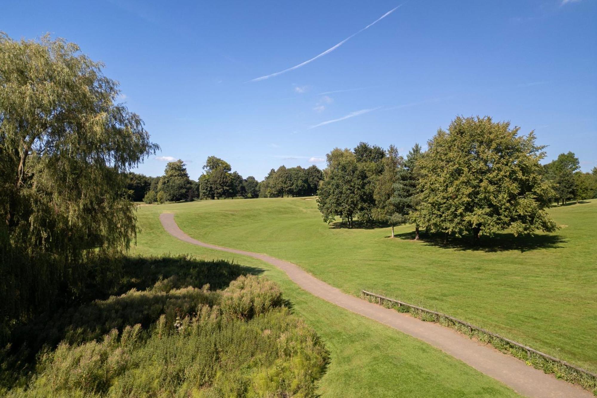 Delta Hotels By Marriott Tudor Park Country Club Maidstone Exterior foto